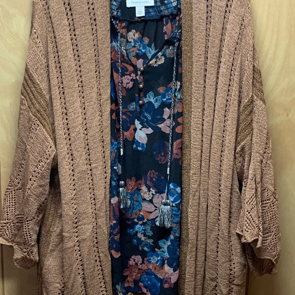 Women’s Vintage X America Two Piece Set Blouse & Shawl- Size L/XL